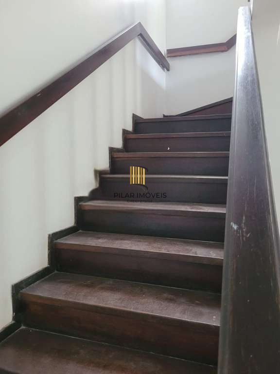 Casa 5 dormitórios no bairro Petrópolis