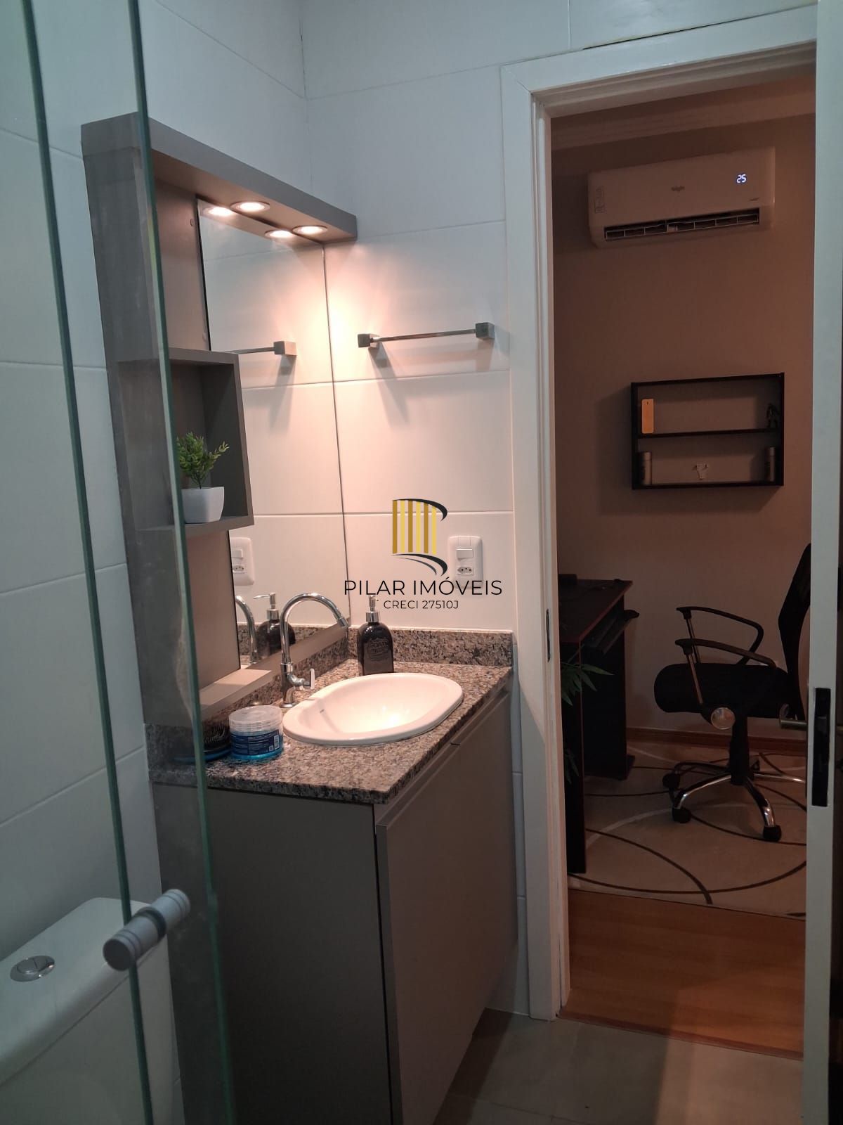 Casa de Condomínio 2 dormitórios no bairro Vila Nova