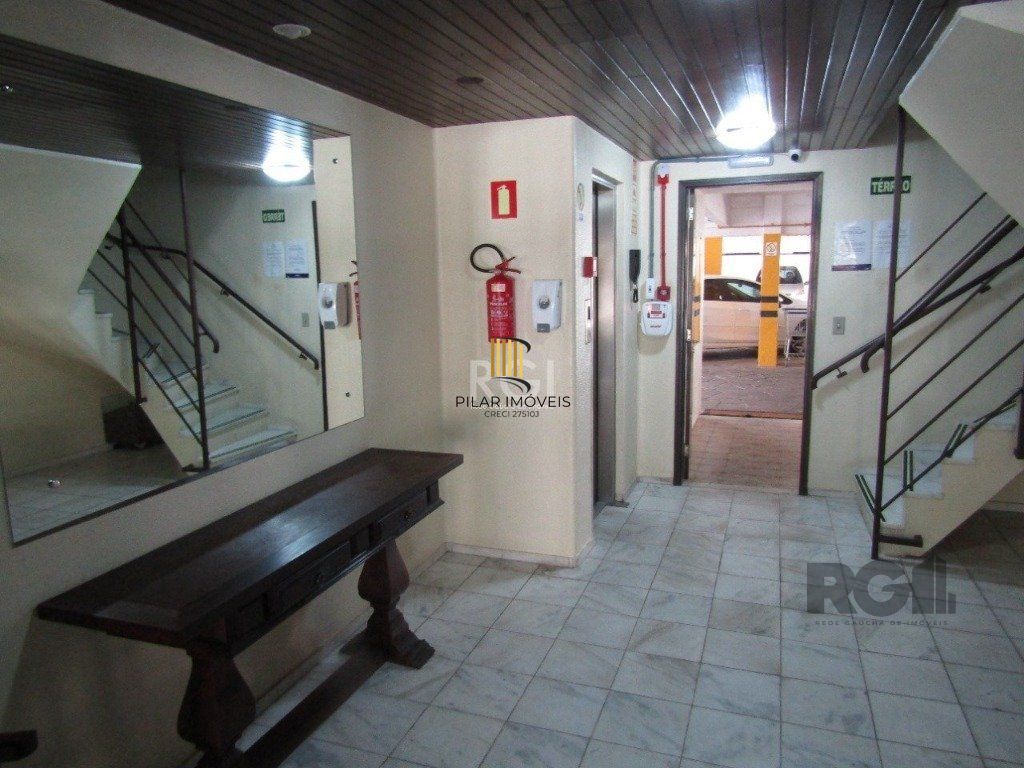 Apartamento no Petrópolis de 1 dormitório e vaga