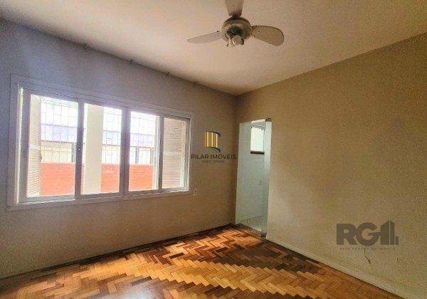 Casa 4 Dormitório(s) Bairro Petrópolis