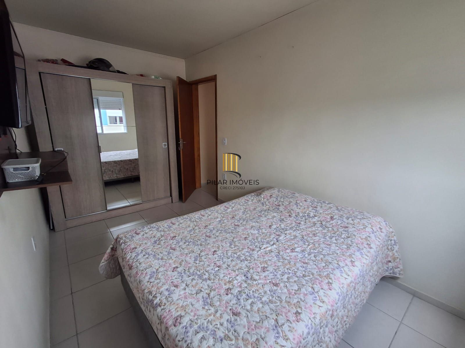 Apartamento 02 dormit com vaga fixa, no bairro Chapéu do Sol, em Porto Alegre