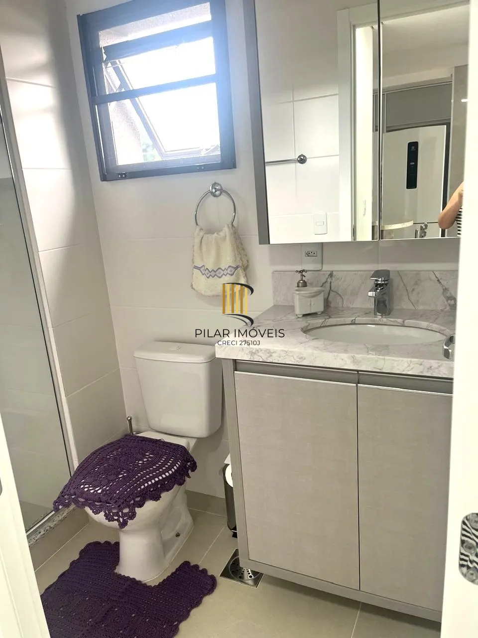 Apartamento no bairro Cristal de 2 dormitórios e vaga MOBILIADO