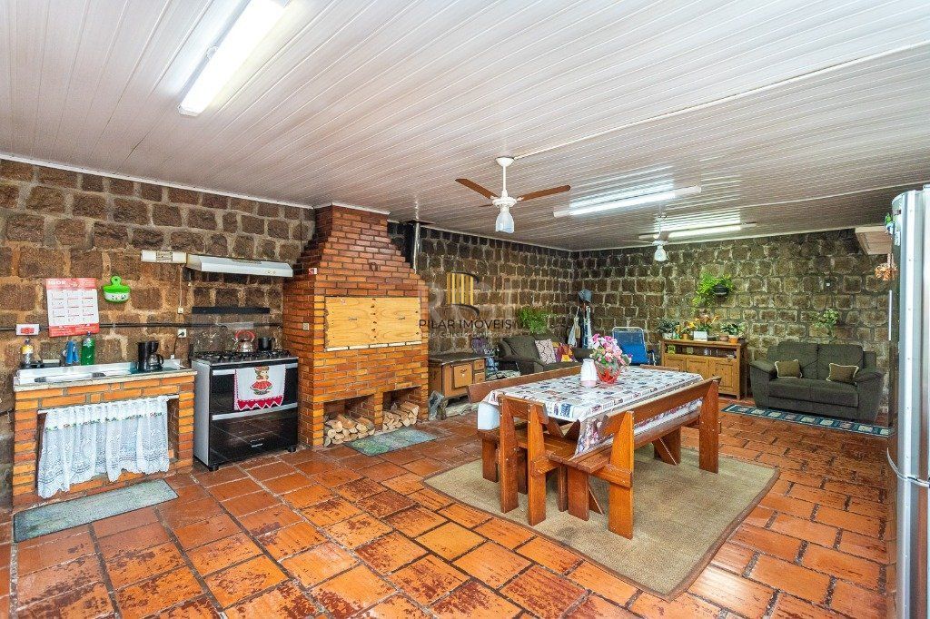 Casa Condominio para Venda - 325m², 3 dormitórios, 3 vagas - Teresópolis