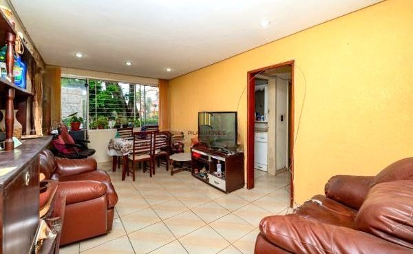 Apartamento no bairro Tristeza de 2 dormitórios e dependência