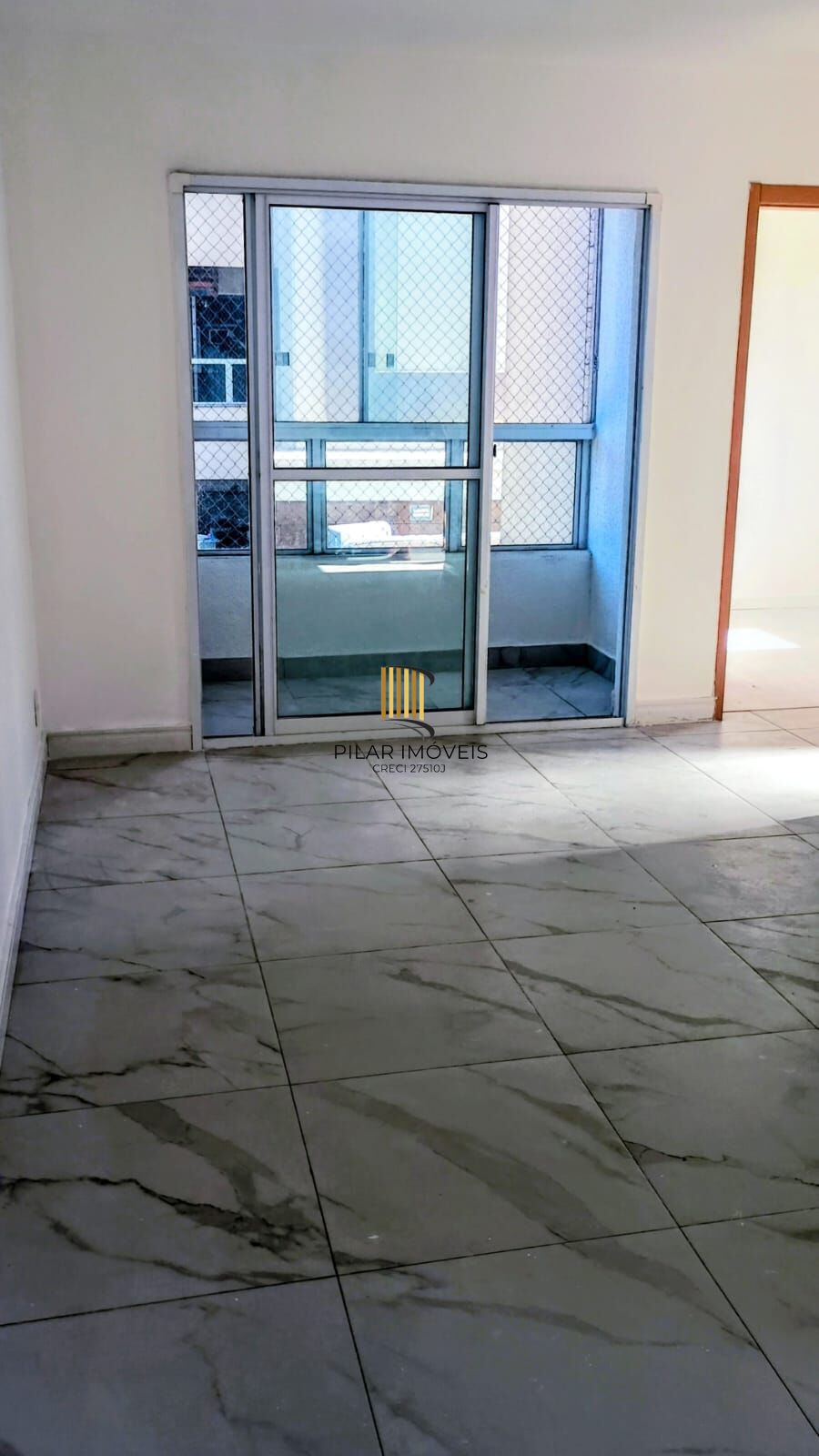 Excelente 2 dormitórios com sacada e churrasqueira