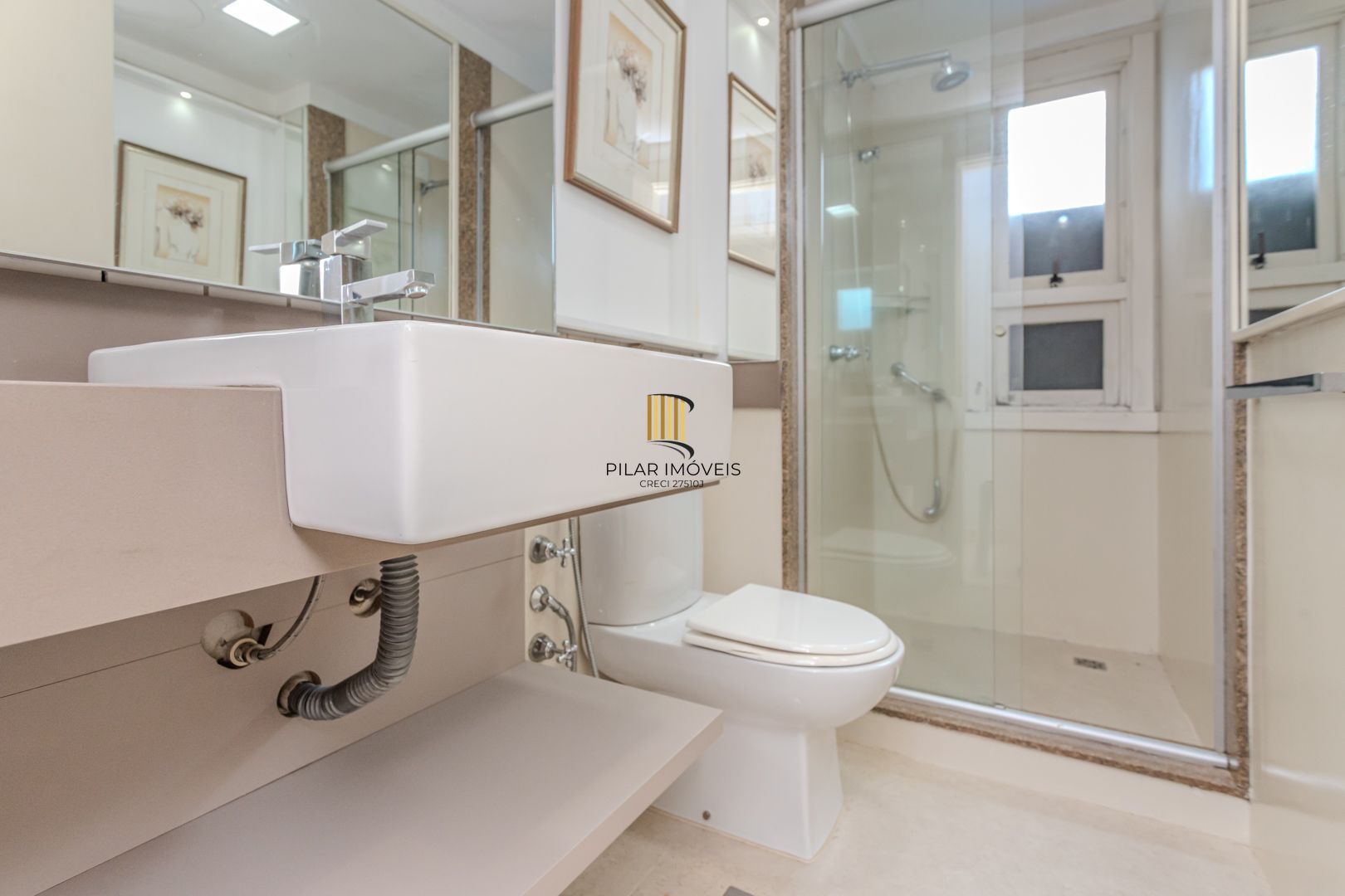 Apartamento no Moinhos de Vento de 3 dormitórios e vaga DESOCUPADO