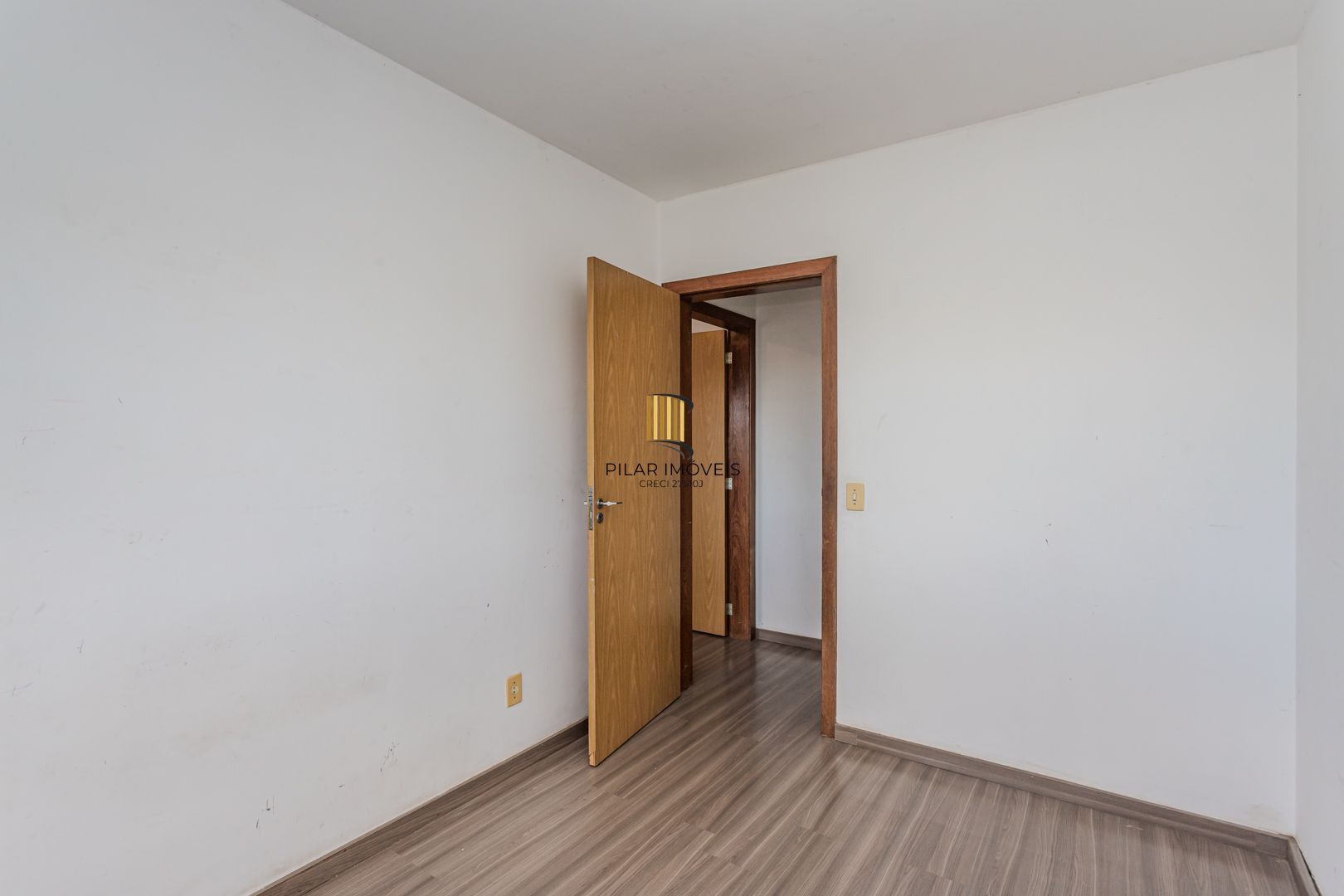 Apartamento na Cavalhada de 2 dormitórios e vaga DESOCUPADO