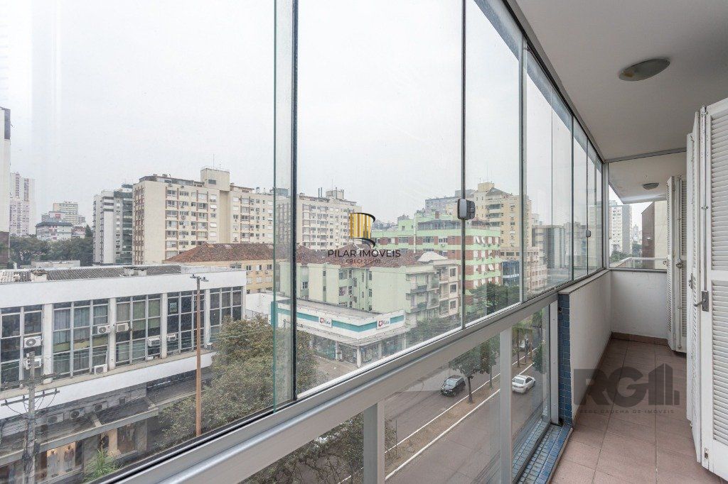 Apartamento no bairro Floresta de 3 dormitórios e vaga DESOCUPADO