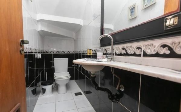 Casa sobrado no bairro Ecoville de 3 dormitórios e 4 vagas