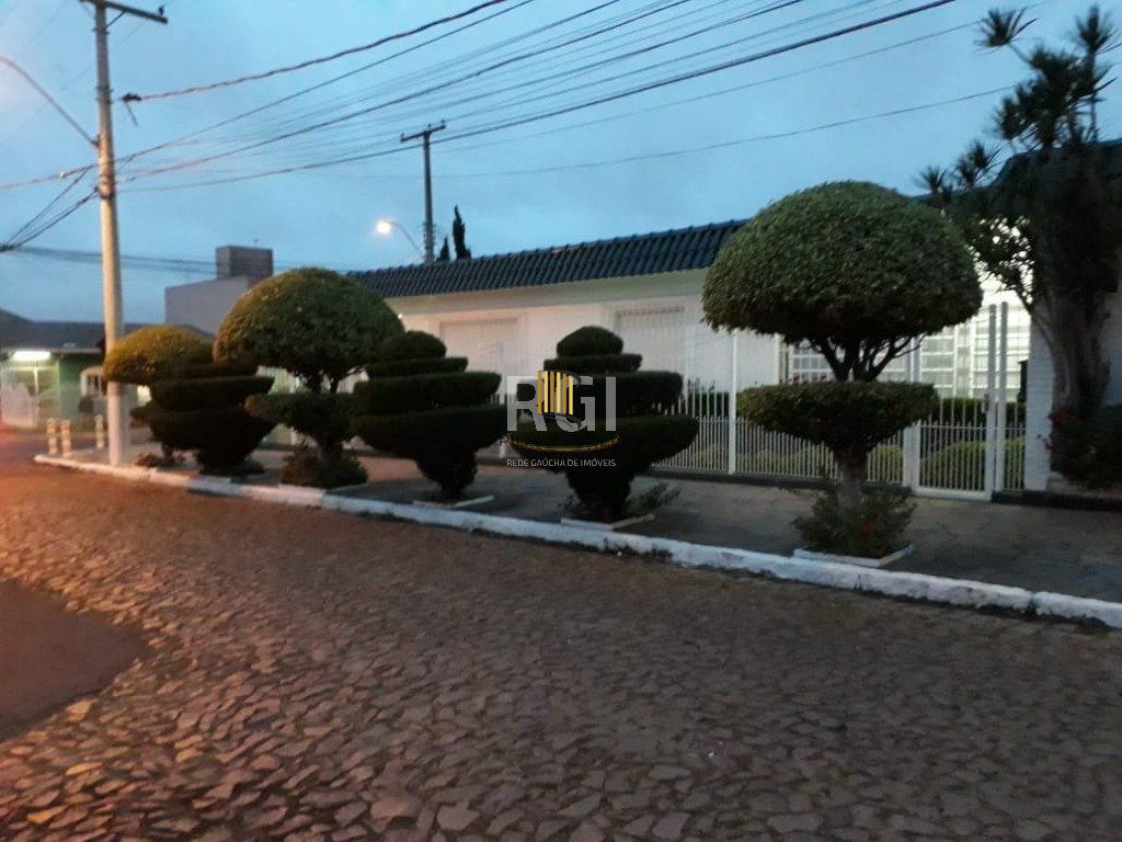 Casa para Venda - 197m², 3 dormitórios, 4 vagas - Sarandi