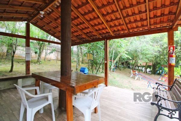 Casa sobrado em condomínio fechado na Vila Nova de 3 dormitórios e 2 vagas