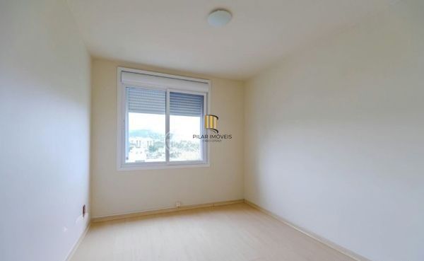 Apartamento na Medianeira de 2 dormitórios e vaga