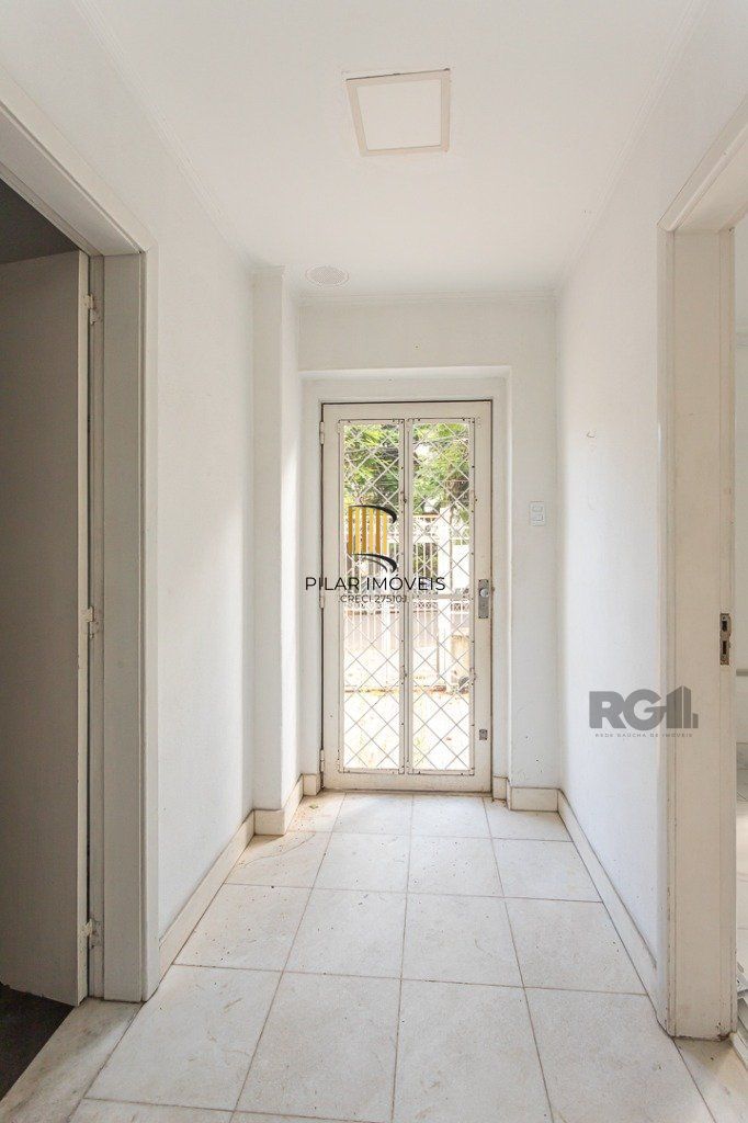 Casa Espaçosa de 3 Dormitórios à Venda no Bairro Moinhos De Vento!