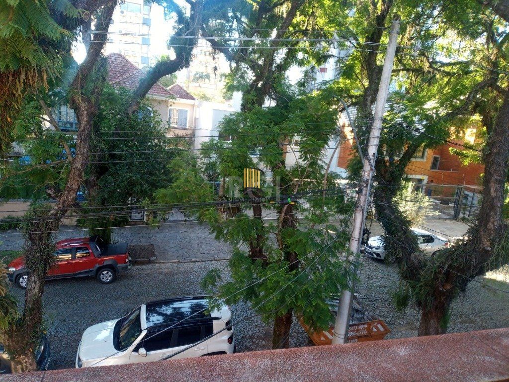 Apartamento no bairro Petrópolis de 3 dormitórios e vaga