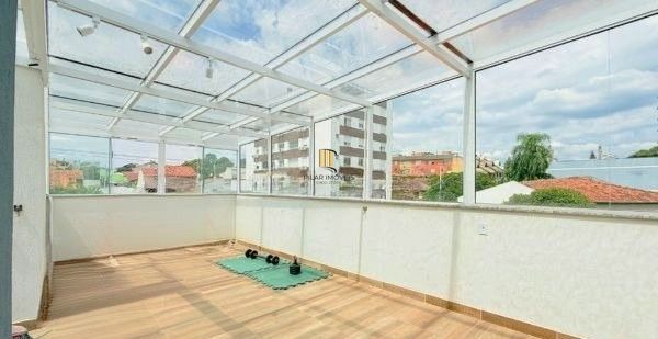 Sobrado no bairro Vila Ipiranga de 4 dormitórios e 4 vagas