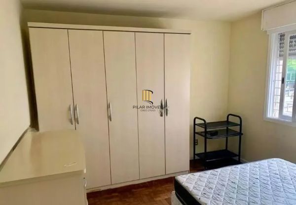 Apartamento no Petrópolis de 2 dormitórios e 2 vagas