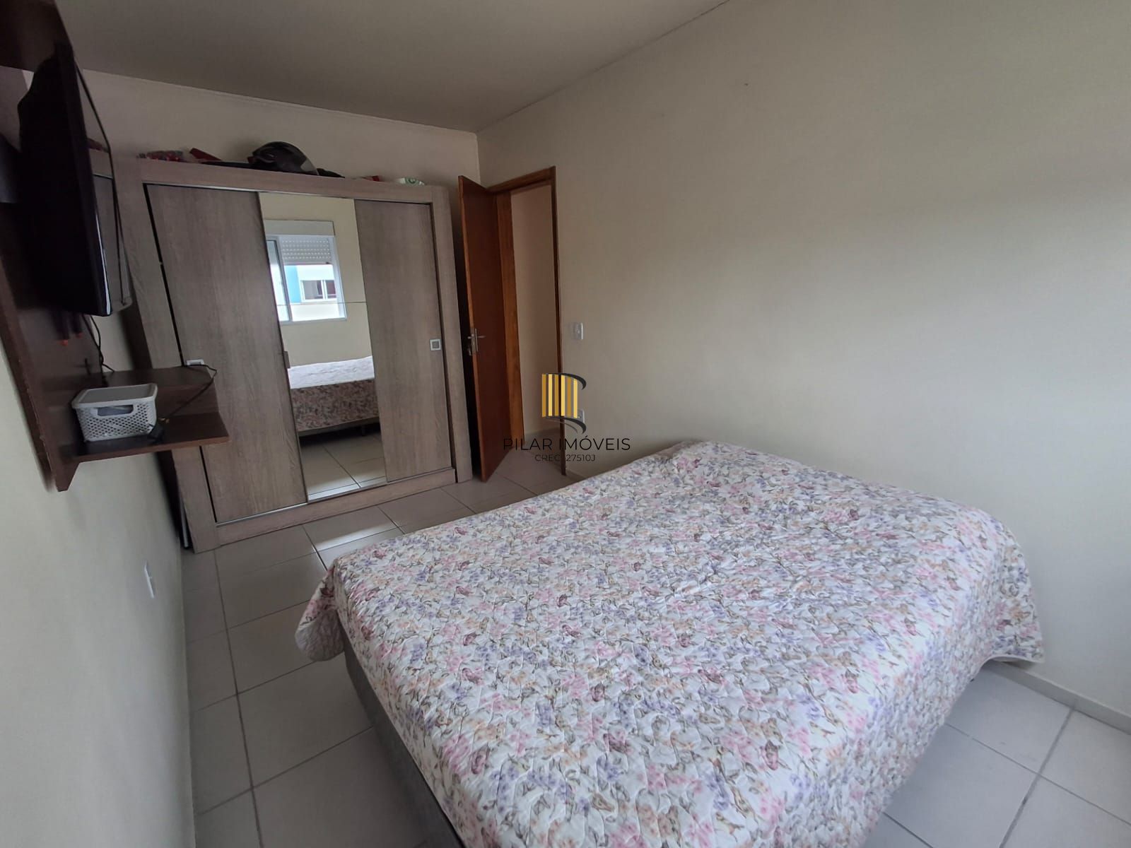 Apartamento 02 dormit com vaga fixa, no bairro Chapéu do Sol, em Porto Alegre
