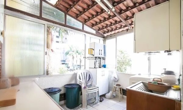 Casa sobrado no Petrópolis com 7 dormitórios e 4 vagas