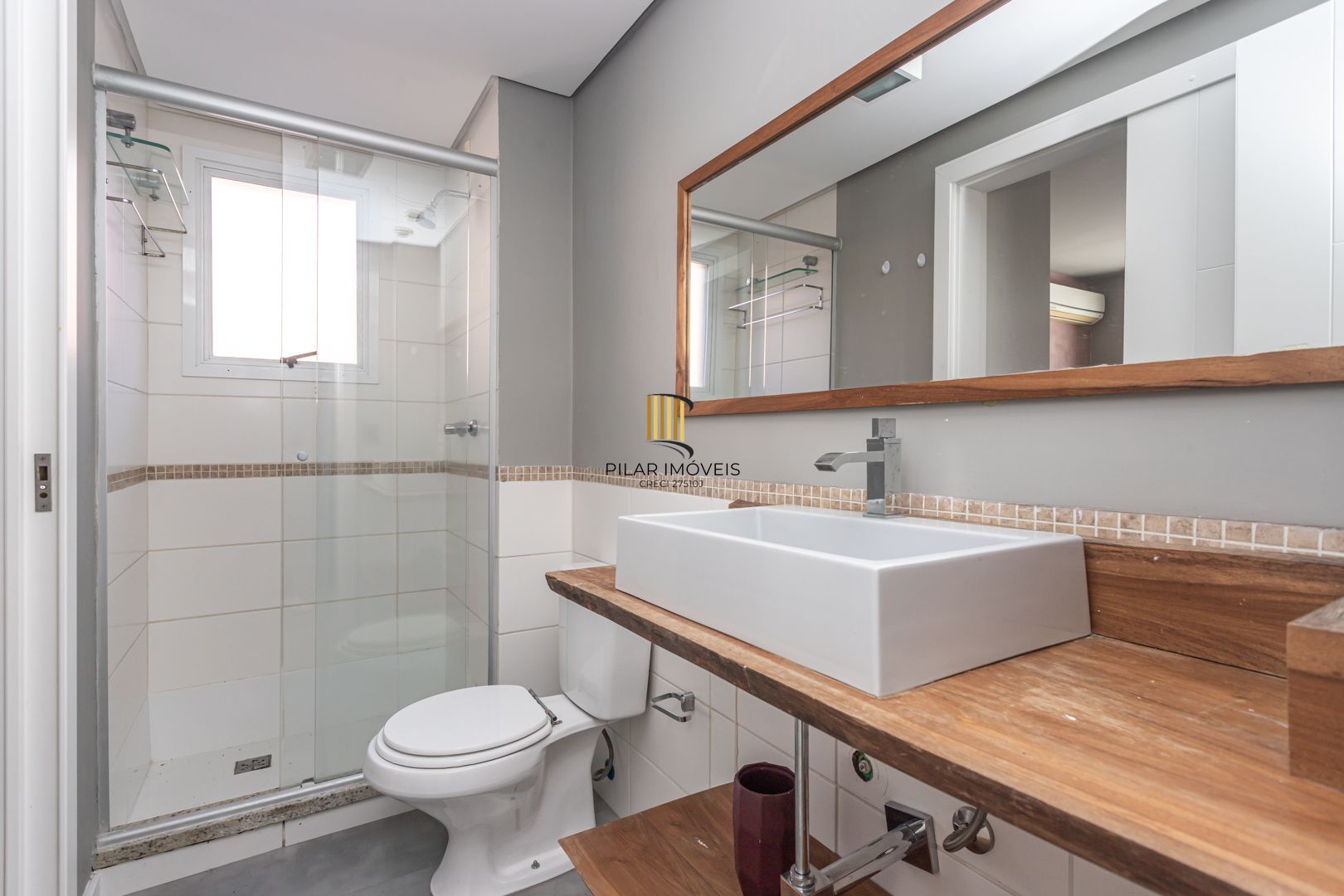 Apartamento Garden no bairro Pertrópolis de 3 dormitórios e 2 vagas DESOCUPADO