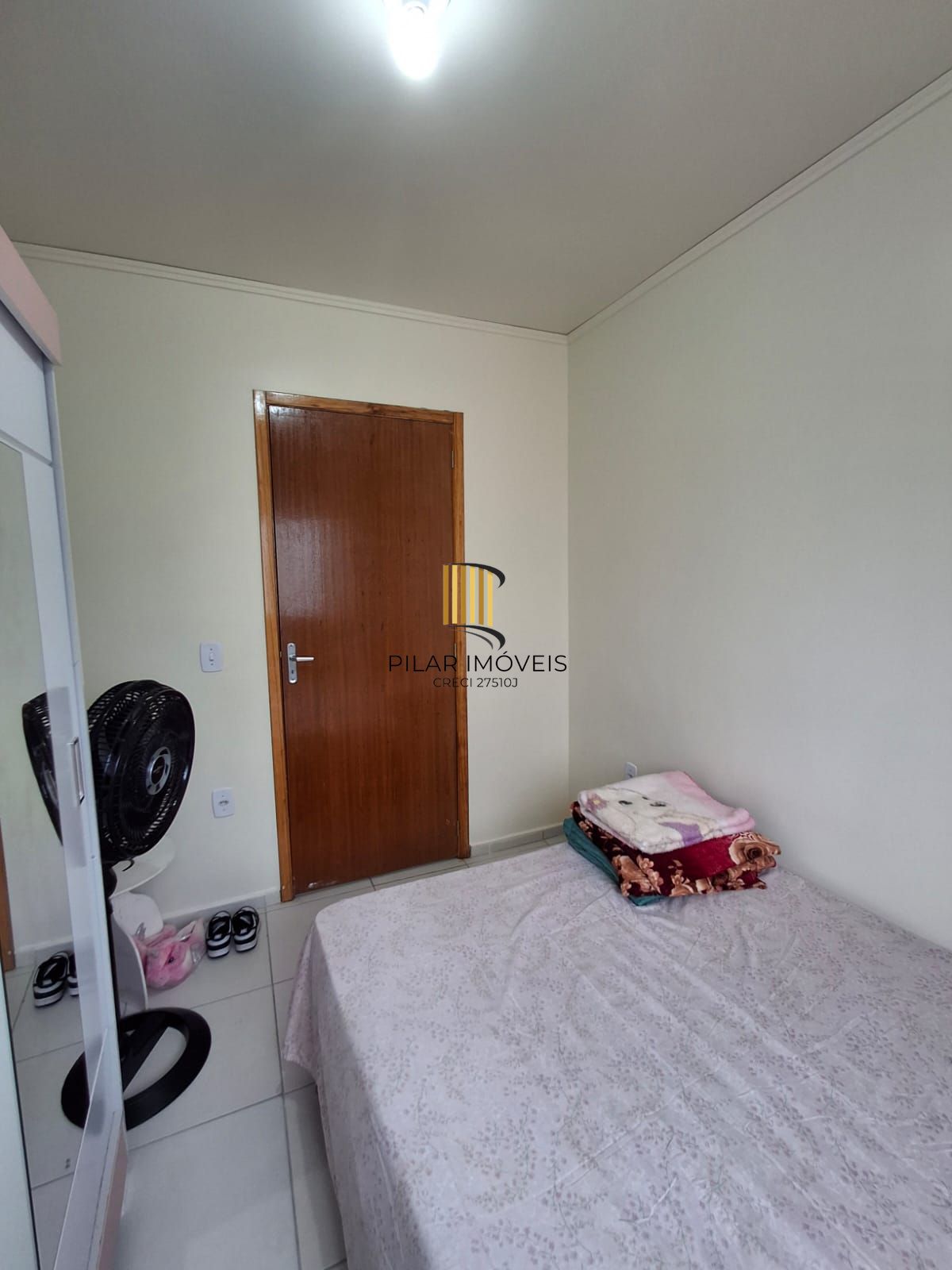 Apartamento 02 dormit com vaga fixa, no bairro Chapéu do Sol, em Porto Alegre