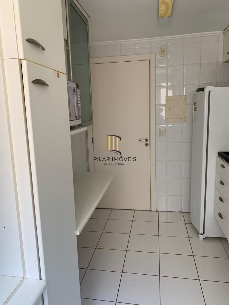 Apartamento no bairro Tristeza de 2 dormitórios e vaga