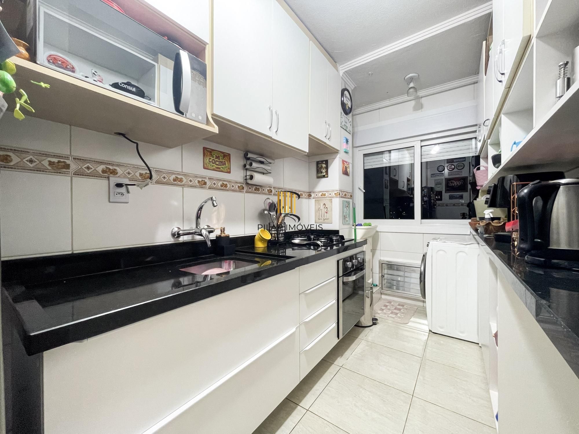 Apartamento no bairro Cristal de 2 dormitórios e vaga