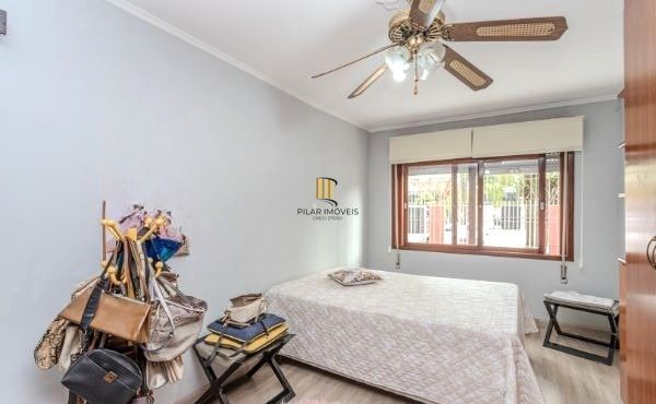 Prédio Residencial no Passo D'areia com 8 dormitórios e 8 vagas