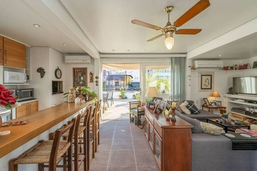 Cobertura no bairro Auxiliadora de 4 dormitórios e vaga