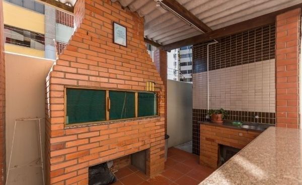 Apartamento no bairro Vila Ipiranga de 2 dormitórios e vaga