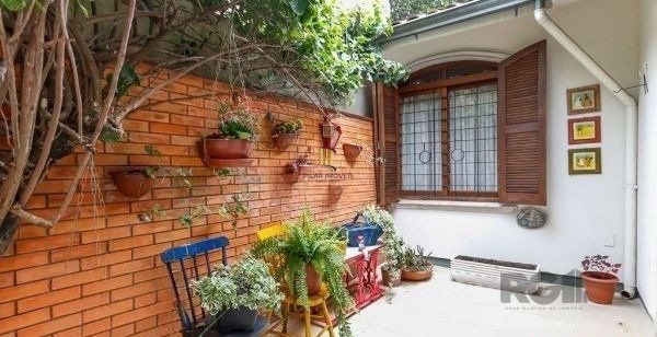 Casa sobrado no Jardim do Salso de 4 dormitórios e 3 vagas