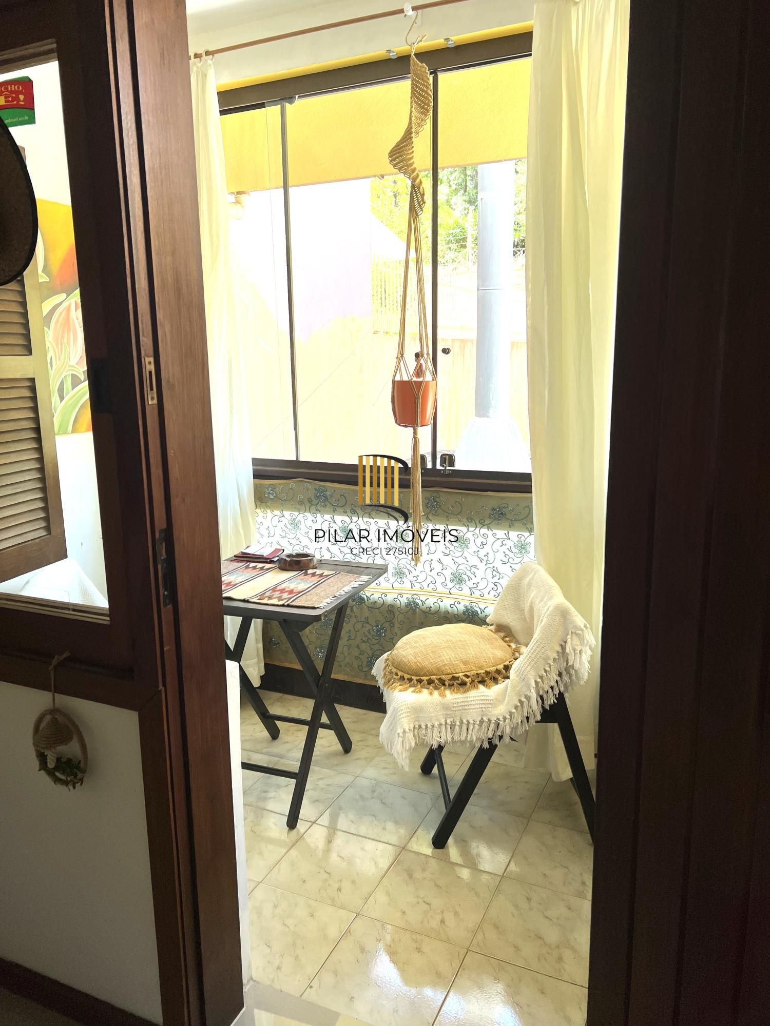 Sobrado no bairro Espírito Santo de 3 dormitórios 2 vagas e piscina
