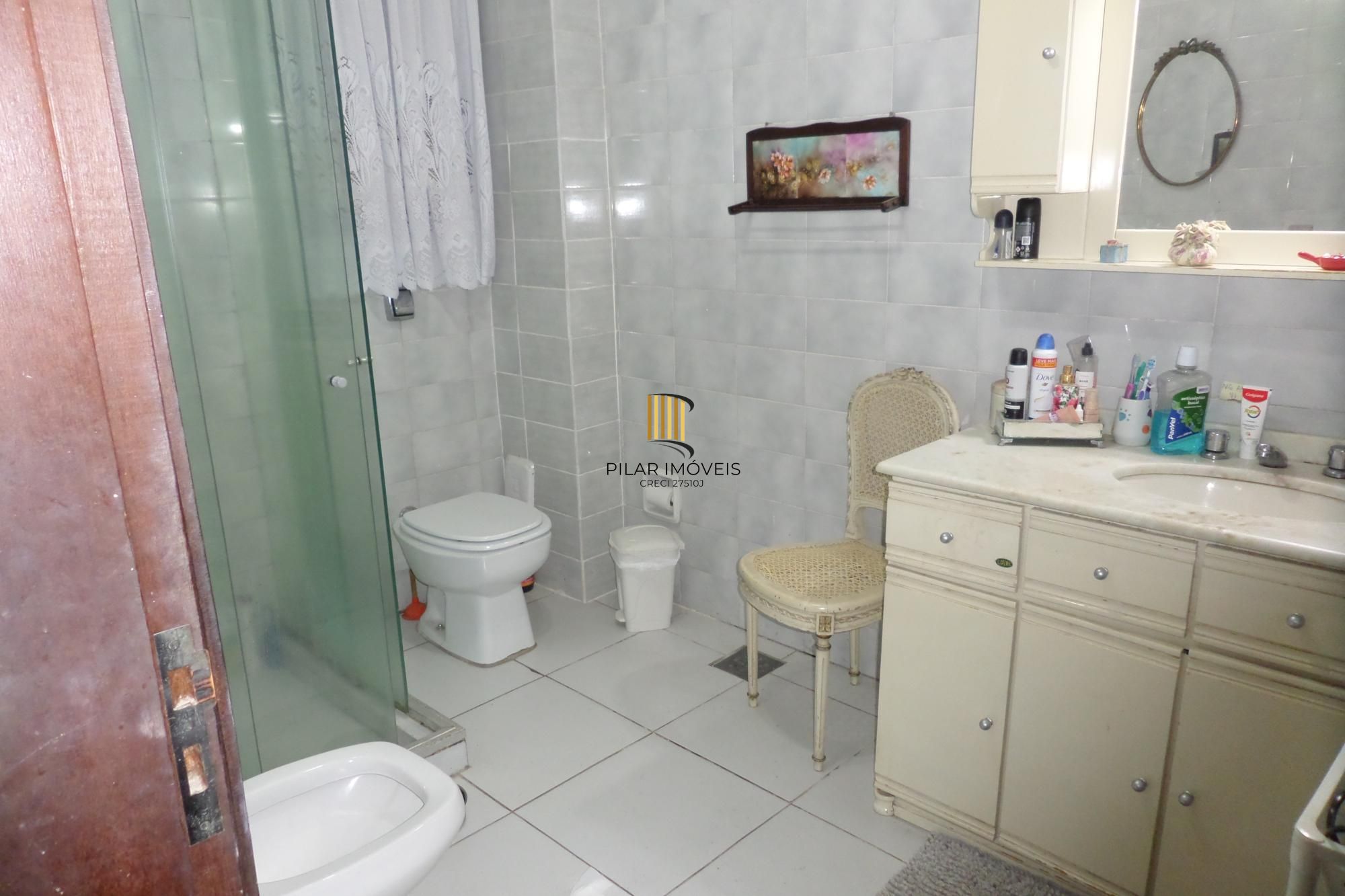 Apartamento no bairro Indepndência com 94m² de 2 dormitórios