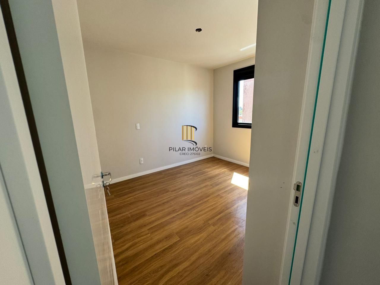 Apartamento de 2 dormitórios e vaga semi mobiliado em Canoas