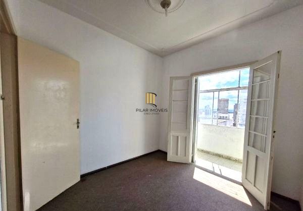 Apartamento no Centro de 3 dormitórios DESOCUPADO