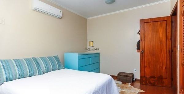 Casa sobrado no Jardim do Salso de 4 dormitórios e 3 vagas