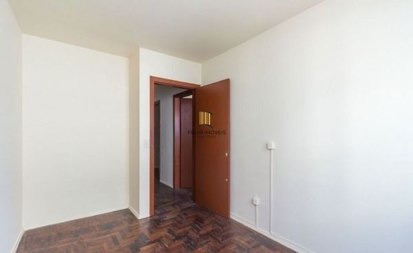 Apartamento no Camaquã de 3 dormitórios