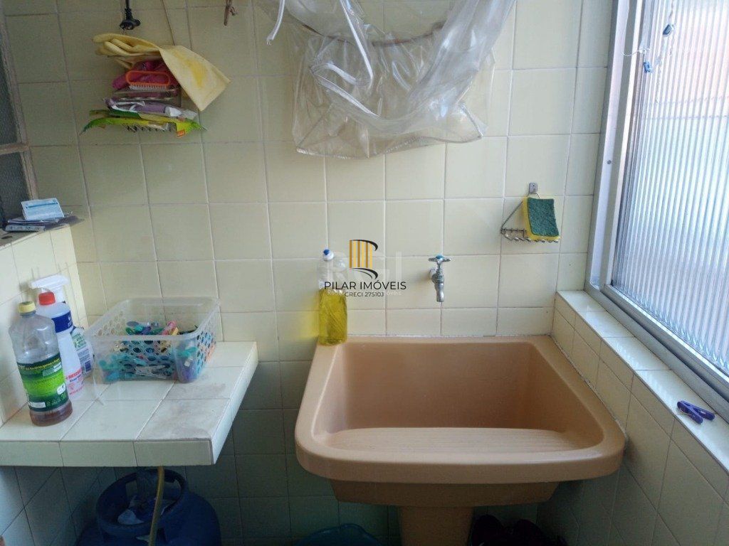 Apartamento no bairro Petrópolis de 3 dormitórios e vaga