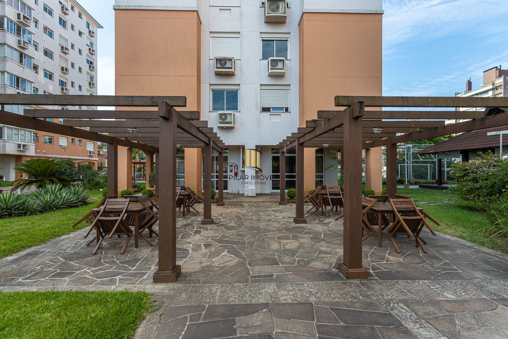 Apartamento de 3 dormitórios vaga e infra