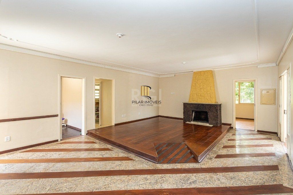 Casa para Venda - 740m², 5 dormitórios, sendo 1 suites, 3 vagas - Vila Assunção