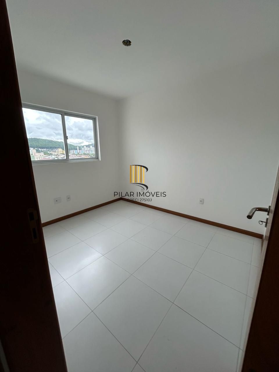Apartamento 3 dormitórios no bairro Rio Caveiras