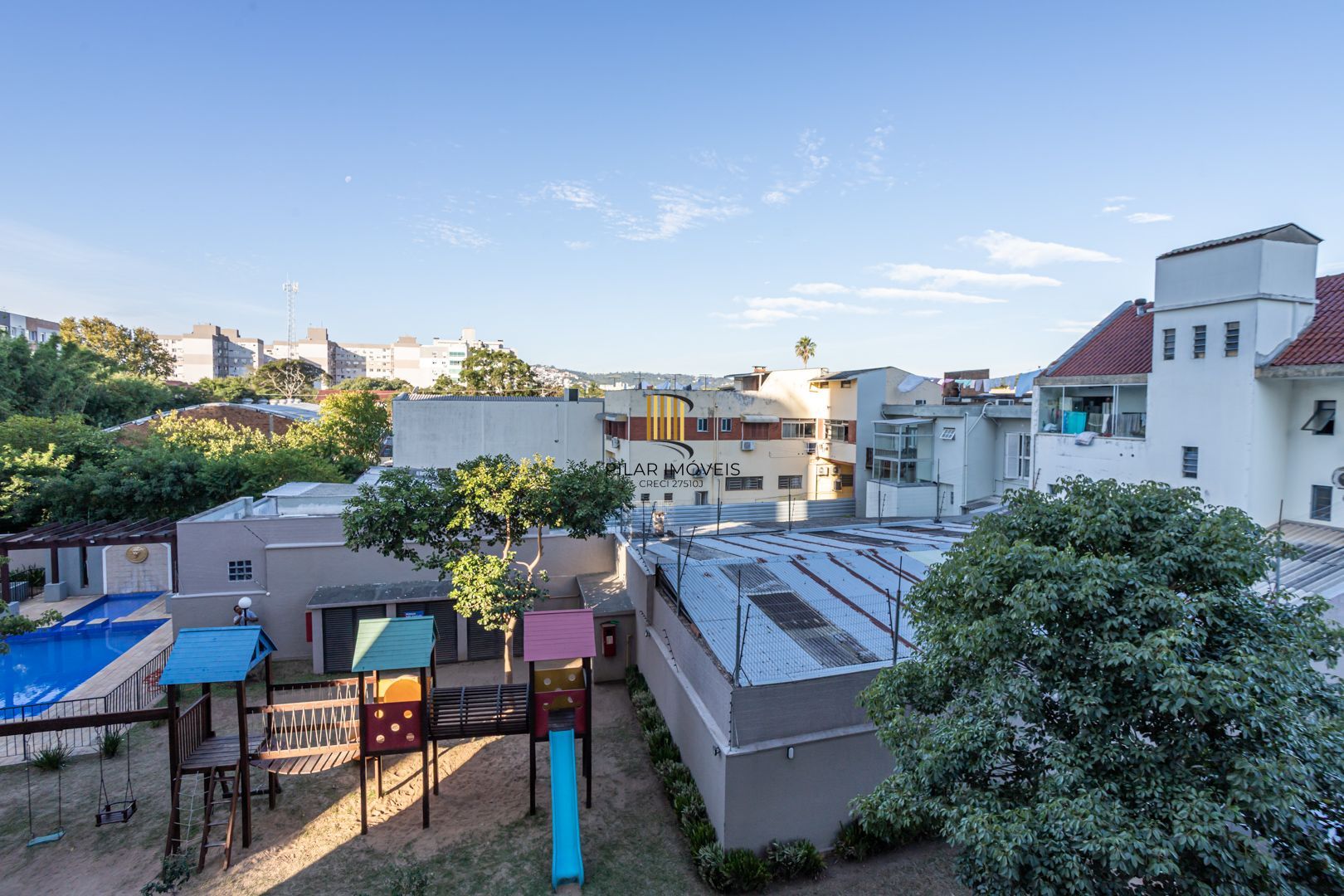 Apartamento no Cristal de 3 dormitórios , 2 vagas e infra