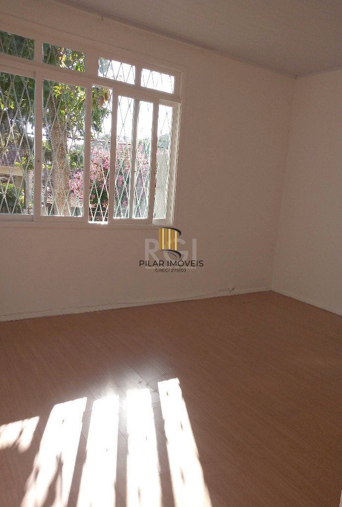 Casa para Venda - 170m², 4 dormitórios, sendo 1 suites, 2 vagas - Tristeza