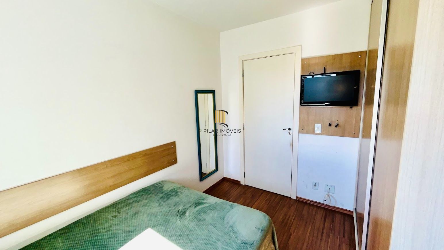 Apartamento no Condomínio Park Plaza de 2 dormitórios e vaga