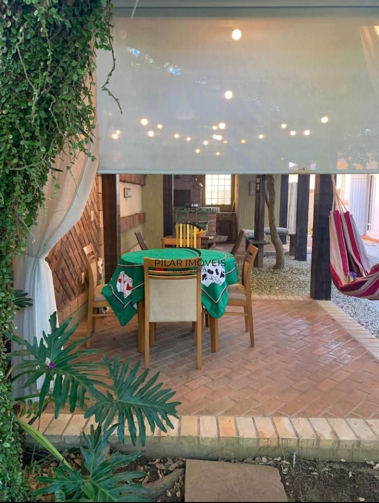 Casa na praia de Atlântida de 4 dormitórios