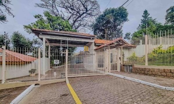 Casa em condomínio no bairro Santo Antômnio de 4 dormitórios e 2 vagas