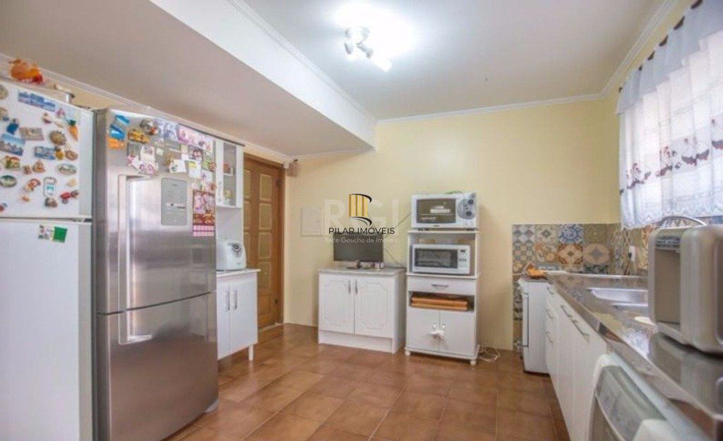 Casa para Venda - 309m², 3 dormitórios, sendo 1 suites, 3 vagas - Medianeira