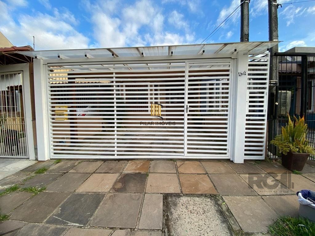 Casa térrea com 02 dormitórios e 01 vaga, no bairro Aberta dos Morros, em Porto Alegre.