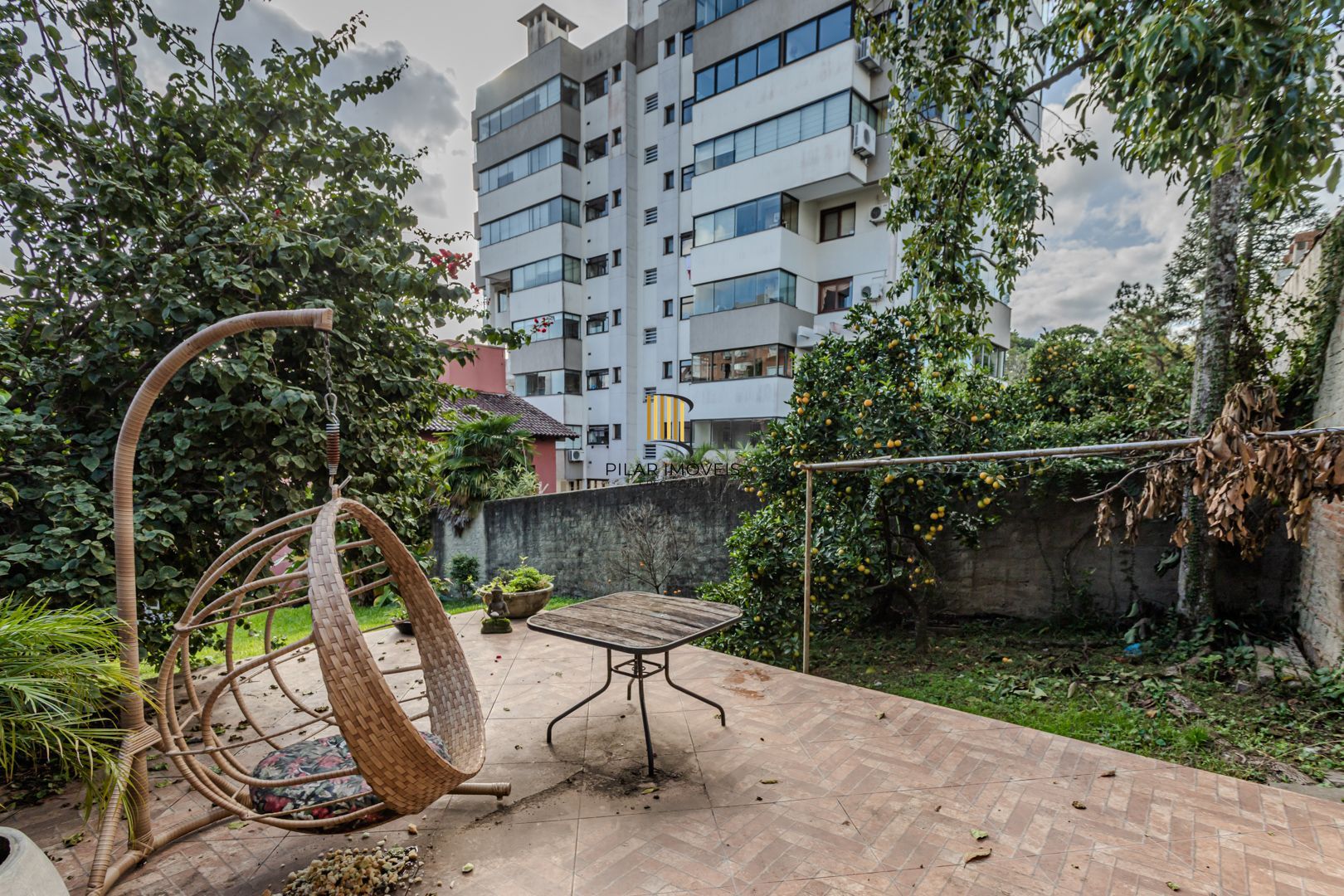 Casa no Jardim Botânico de 2 dormitórios 1 vaga e amplo terreno