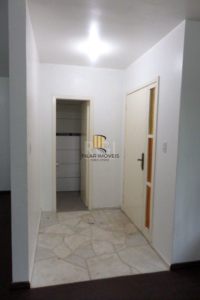 Casa no bairro Jardim Botânico de 3 dormitórios e 2 vagas