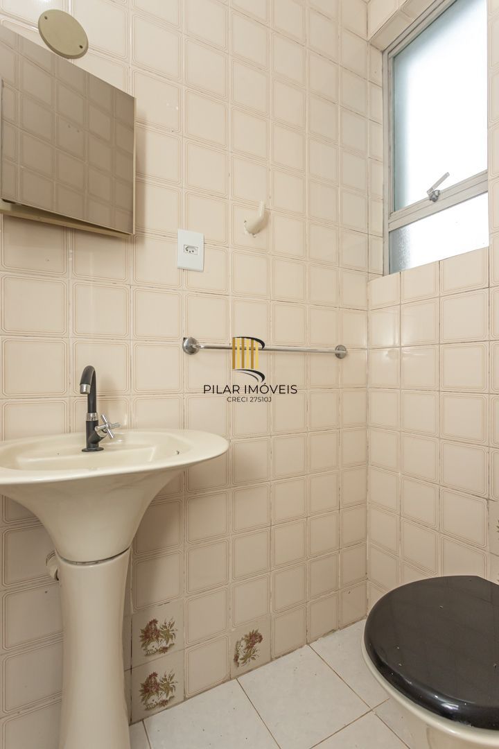 APTO DE 01 NO MENINO DEUS, DESOCUPADO